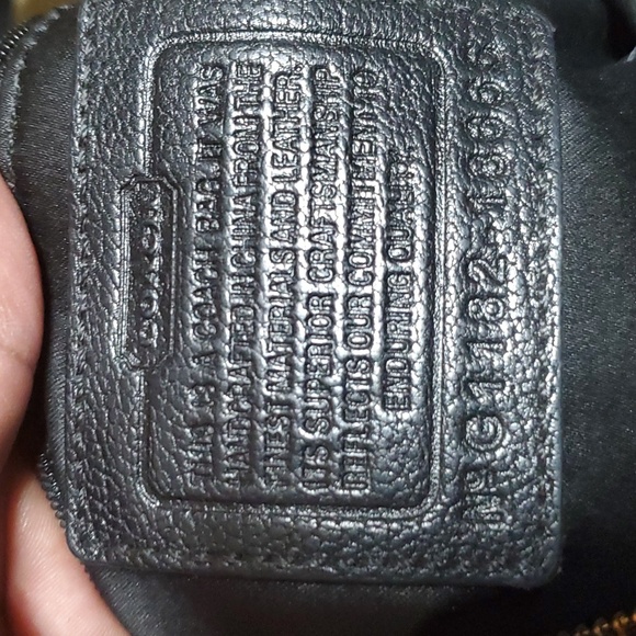 Coach Large Shoulder Bag - Picture 6 of 9